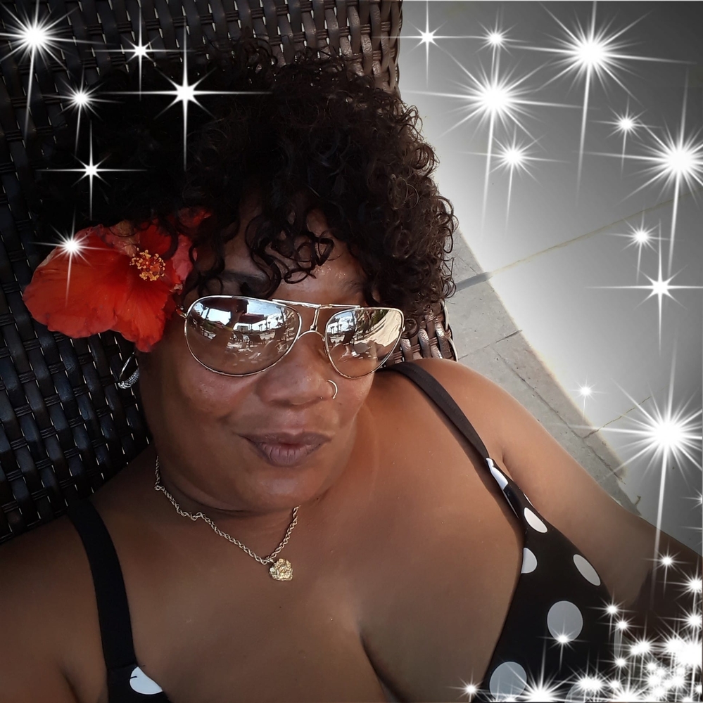 Meet your Posher, Ginia